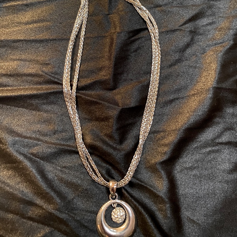 Lia Sophia fashion necklace